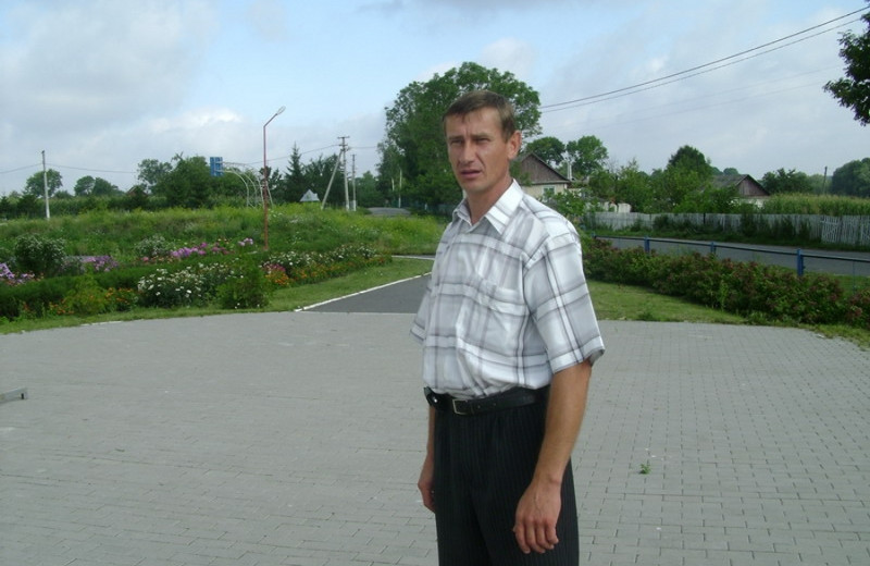 На Закарпатті проживає людина-велетень, з якою всі хочуть сфотографуватись На Закарпатті проживає людина-велетень, з якою всі хочуть сфотографуватись