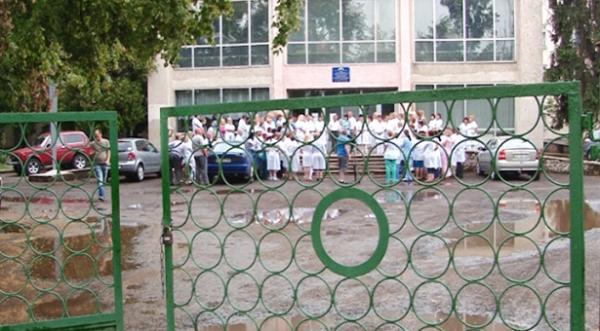 В Ужгородській районній лікарні досі користуються обладнанням, якому понад 30 років В Ужгородській районній лікарні досі користуються обладнанням, якому понад 30 років