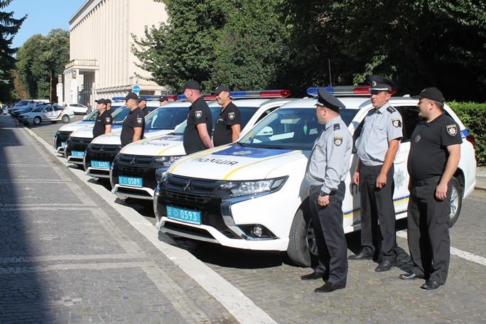 Закарпатські поліцейські отримали сучасні боді-камери Закарпатські поліцейські отримали сучасні боді-камери
