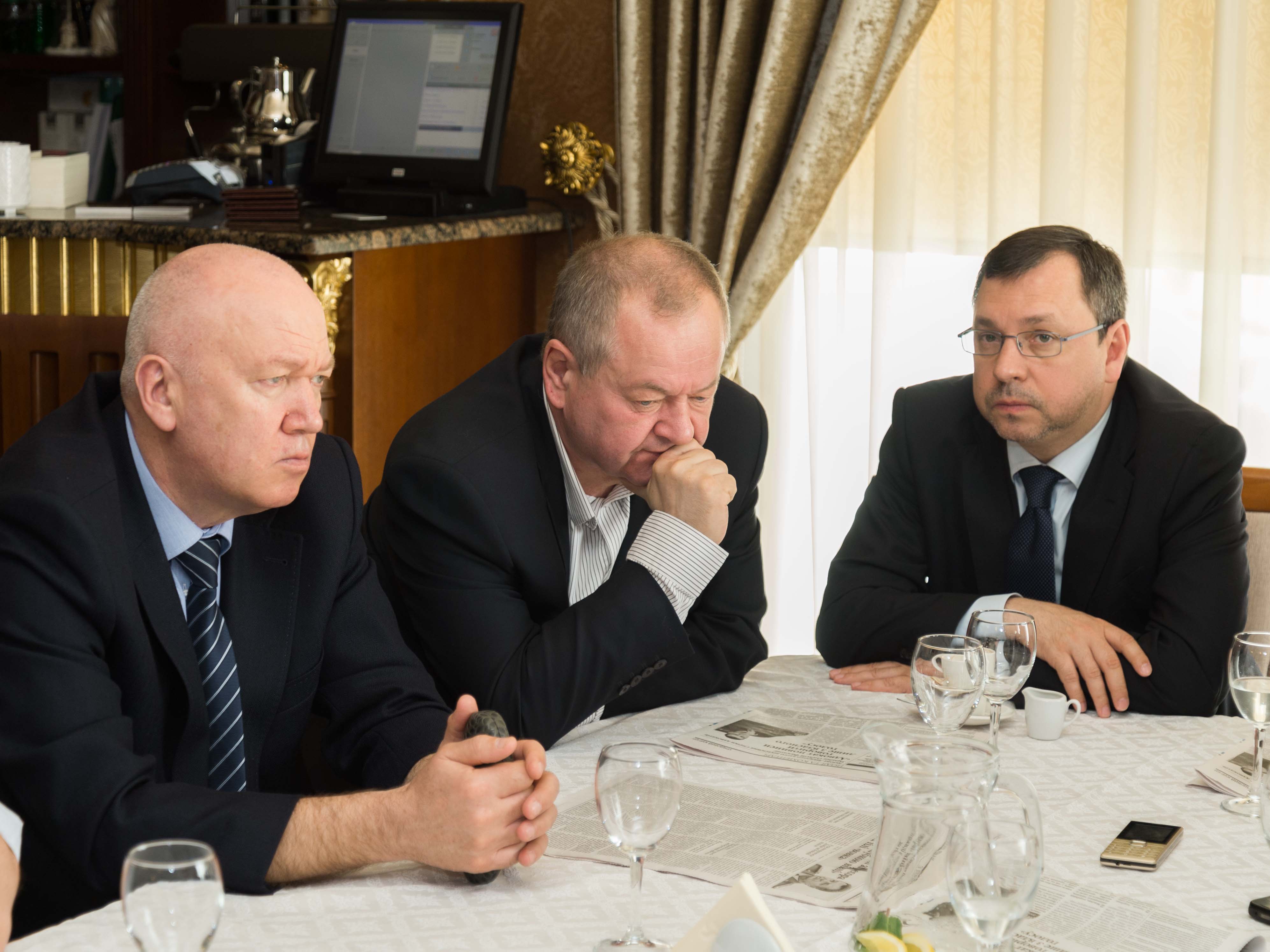 У Мукачеві Ради адвокатів Закарпаття та Луганщини спільно провели круглий стіл з питань інформаційної безпеки У Мукачеві Ради адвокатів Закарпаття та Луганщини спільно провели круглий стіл з питань інформаційної безпеки
