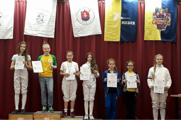 Закарпатські фехтувальники вибороли медалі в Словаччині Закарпатські фехтувальники вибороли медалі в Словаччині