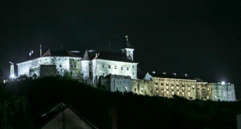 ФОТО: Roman Fenix В замку "Паланок" запрацює нове освітлення