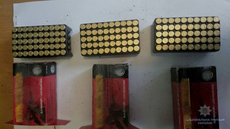 У Мукачеві затримали торговця боєприпасами У Мукачеві затримали торговця боєприпасами