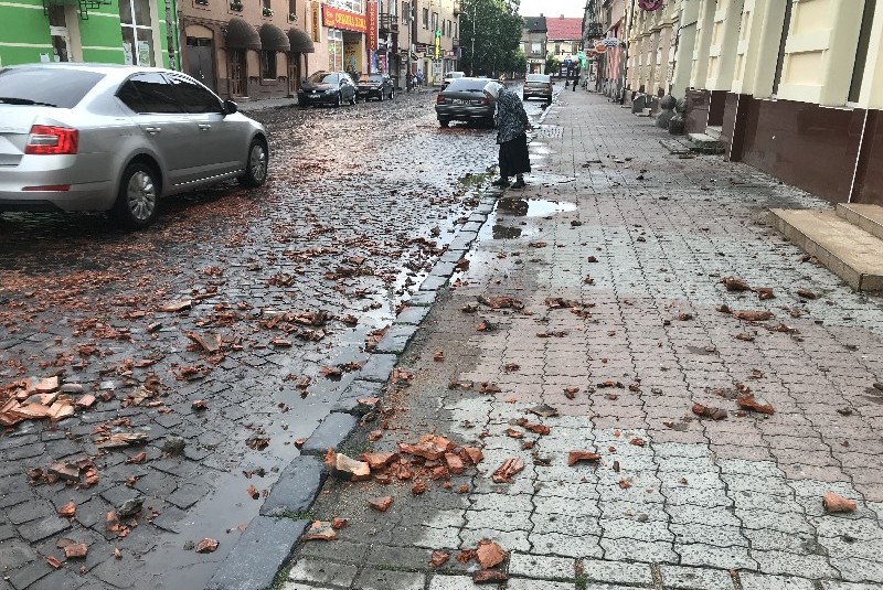 В самісінькому центрі Мукачева сталася надзвичайна подія В самісінькому центрі Мукачева сталася надзвичайна подія
