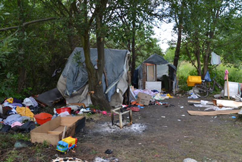 Біля Львова невідомі з ножами напали на табір ромів з Мукачівщини: один ром загинув Біля Львова невідомі з ножами напали на табір ромів з Мукачівщини: один ром загинув