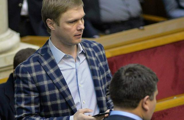Валерій Лунченко: все, що обіцяють політики, має виконуватись Валерій Лунченко: все, що обіцяють політики, має виконуватись