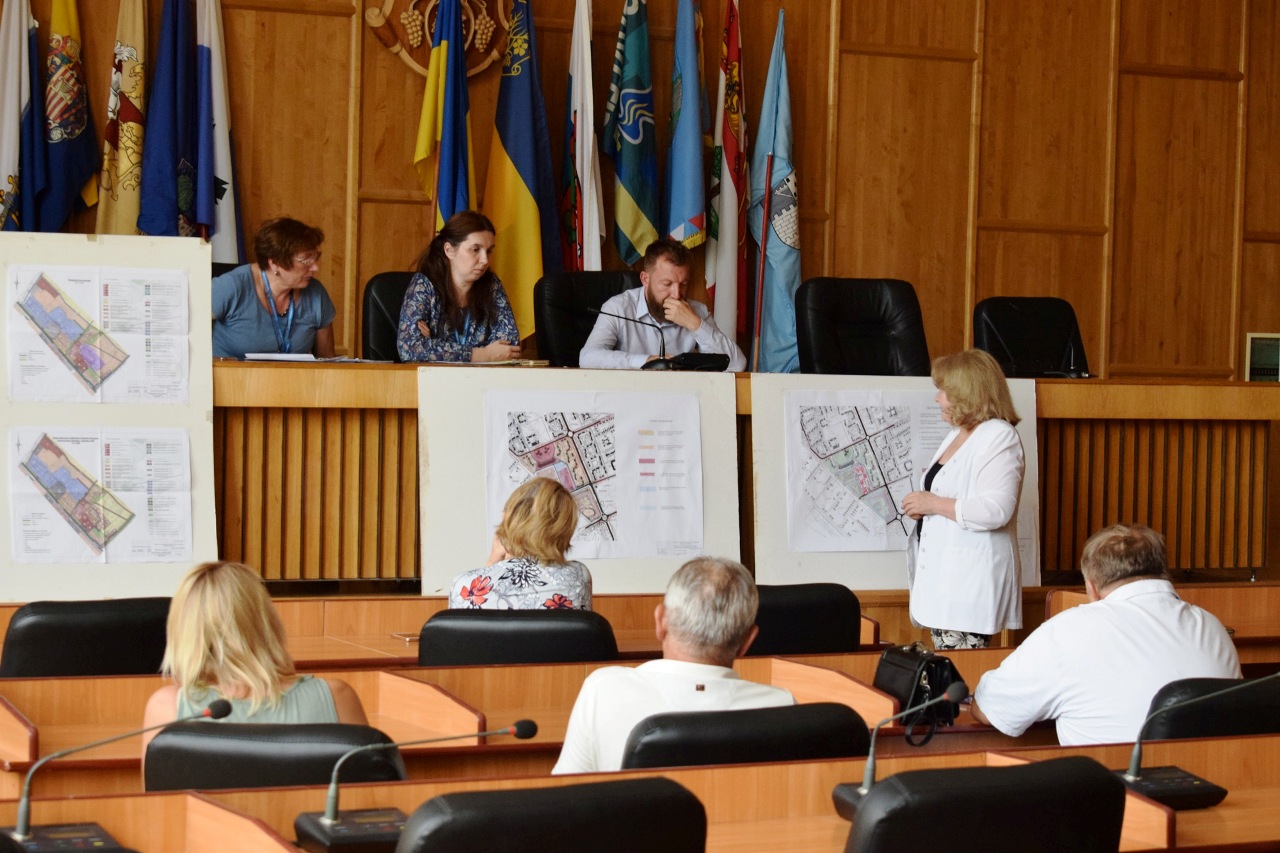 Біля озера зона відпочинку та парковки вздовж вулиць: в Ужгороді обговорили детальний план території Біля озера зона відпочинку та парковки вздовж вулиць: в Ужгороді обговорили детальний план території