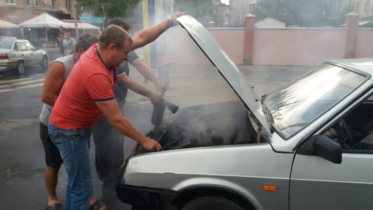 Ранкова пожежа в Ужгороді: горіло авто Ранкова пожежа в Ужгороді: горіло авто