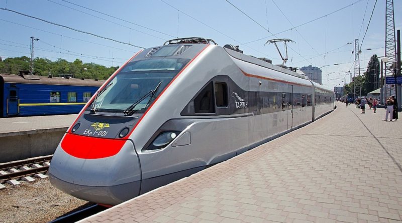 "Інтерсіті" із Києва до Ужгорода: чекати запуску "вже завтра" швидкісного потягу закарпатцям не радять "Інтерсіті" із Києва до Ужгорода: чекати запуску "вже завтра" швидкісного потягу закарпатцям не радять