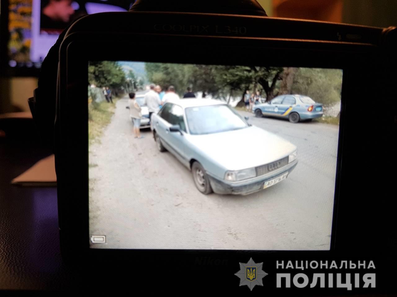 У чоловіка просто з гаража вкрали машину У чоловіка просто з гаража вкрали машину