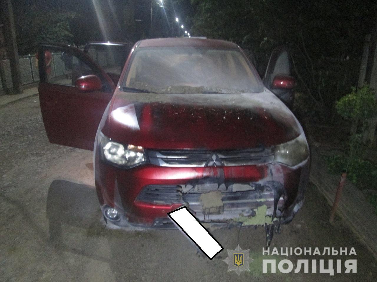 Чоловіку підпалили авто просто біля домівки Чоловіку підпалили авто просто біля домівки