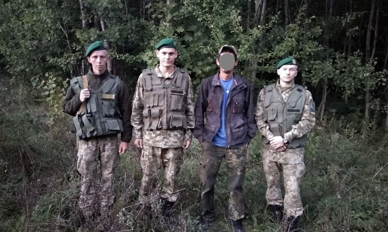 Чоловік вчиняв неподалік кордону злочин, а коли його "засікли" намагався втекти Чоловік вчиняв неподалік кордону злочин, а коли його "засікли" намагався втекти