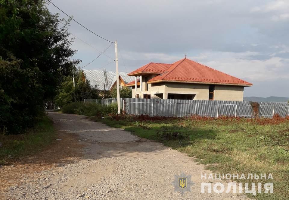 Двоє хлопців пограбували жінку Двоє хлопців пограбували жінку