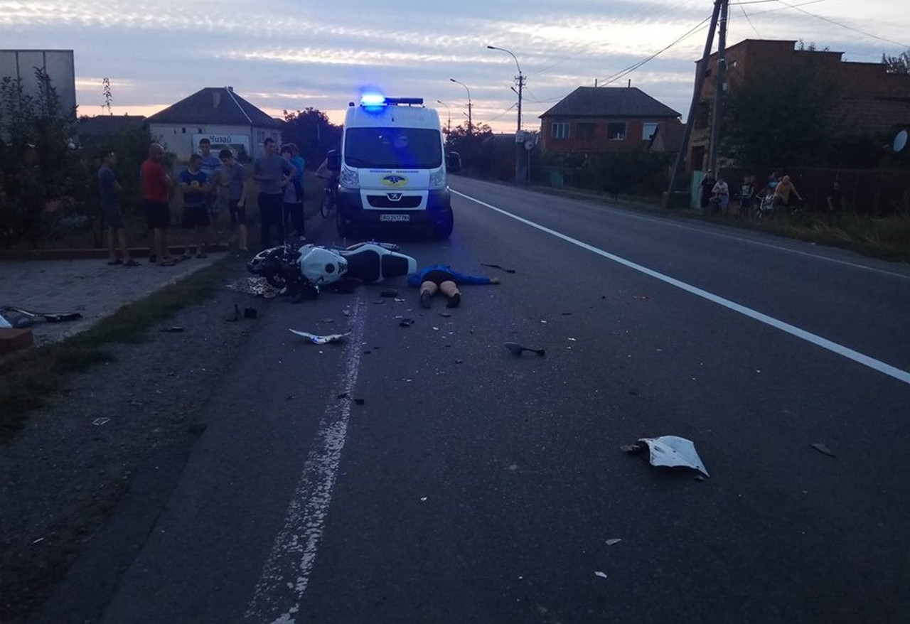 Смертельна аварія на Мукачівщині: стало відомо, хто загинув Смертельна аварія на Мукачівщині: стало відомо, хто загинув