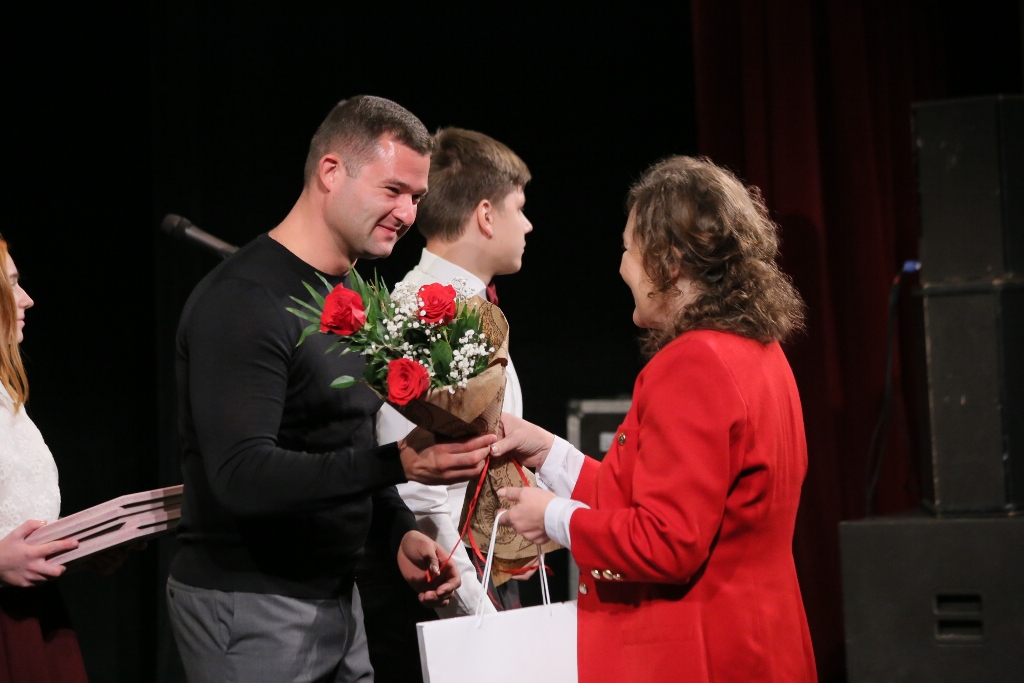Педагогів Мукачева вітали з Днем працівника освіти Педагогів Мукачева вітали з Днем працівника освіти
