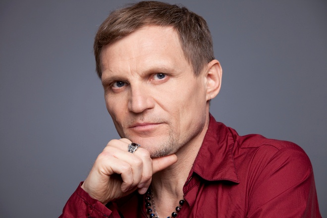 Зірковий співак у Берегові: для чого приїхав та що тут вироблятиме Зірковий співак у Берегові: для чого приїхав та що тут вироблятиме