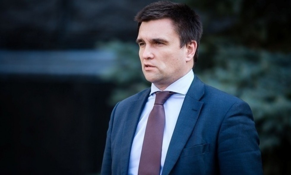 Українська влада не каратиме закарпатців за подвійне громадянство, – заява міністра Українська влада не буде карати жителів Закарпаття, які мають українське та угорське громадянства