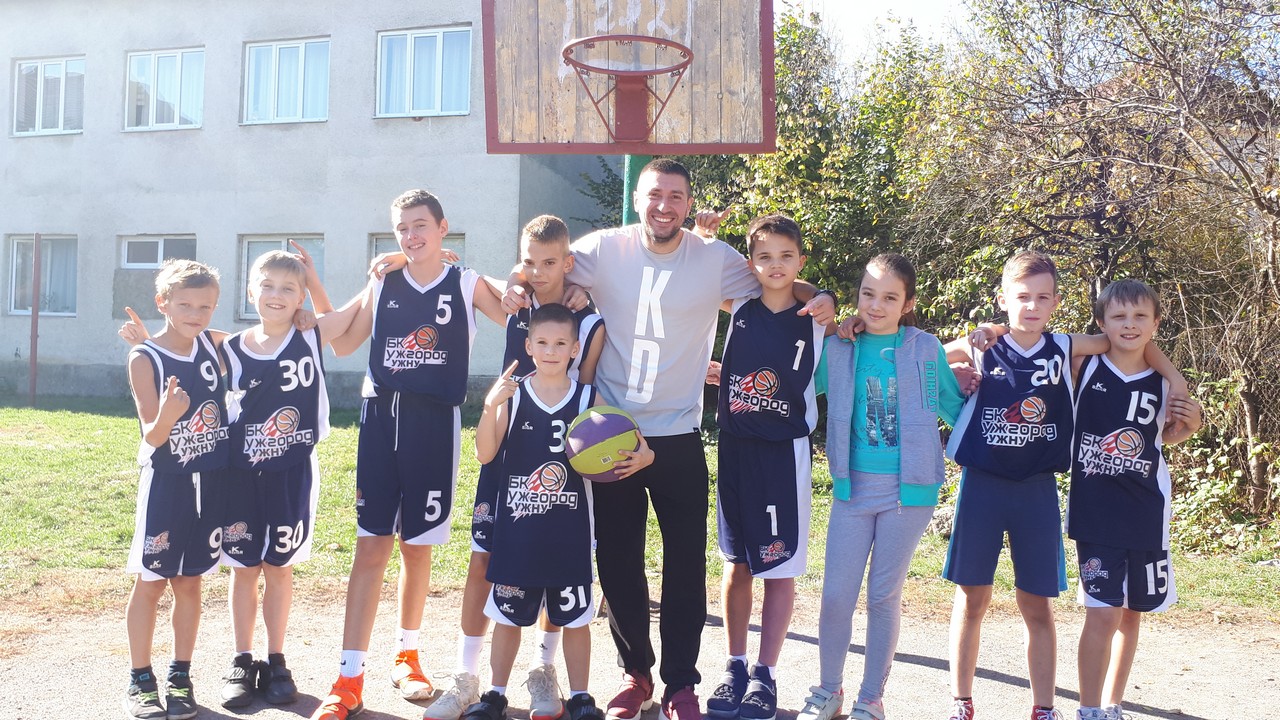 Наймолодші ужгородські баскетболісти вийшли у фінал дитячої ліги Вихованці ЗОДЮСШ, що в Ужгороді, стали переможцями другого туру дитячої ліги Закарпатської області з баскетболу