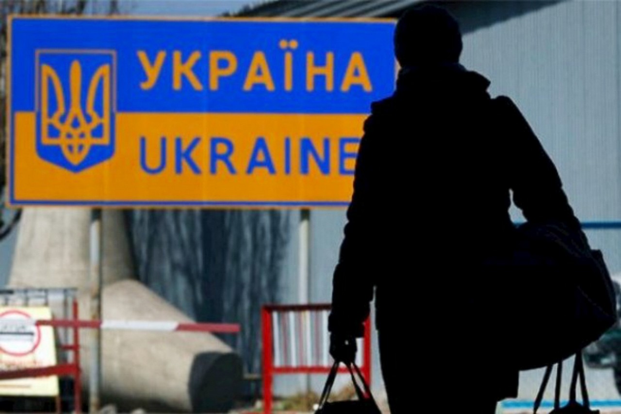Скільки українців залишило країну з березня: шокуючі цифри Сайт Ukrainianpeopleleaks підрахував, що з березня з України виїхало понад 619 тисяч осіб