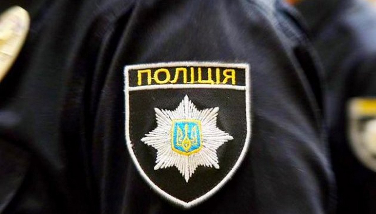 Вночі поблизу автовокзалу помітили підозрілих хлопців Вночі поблизу автовокзалу в Ужгороді двоє хлопців розгулювали з мачете у руках