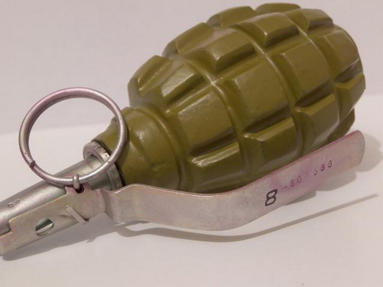 Ф 1 до. Граната Лимонка ф1. Оборонительная граната ф-1. Mk141 граната.