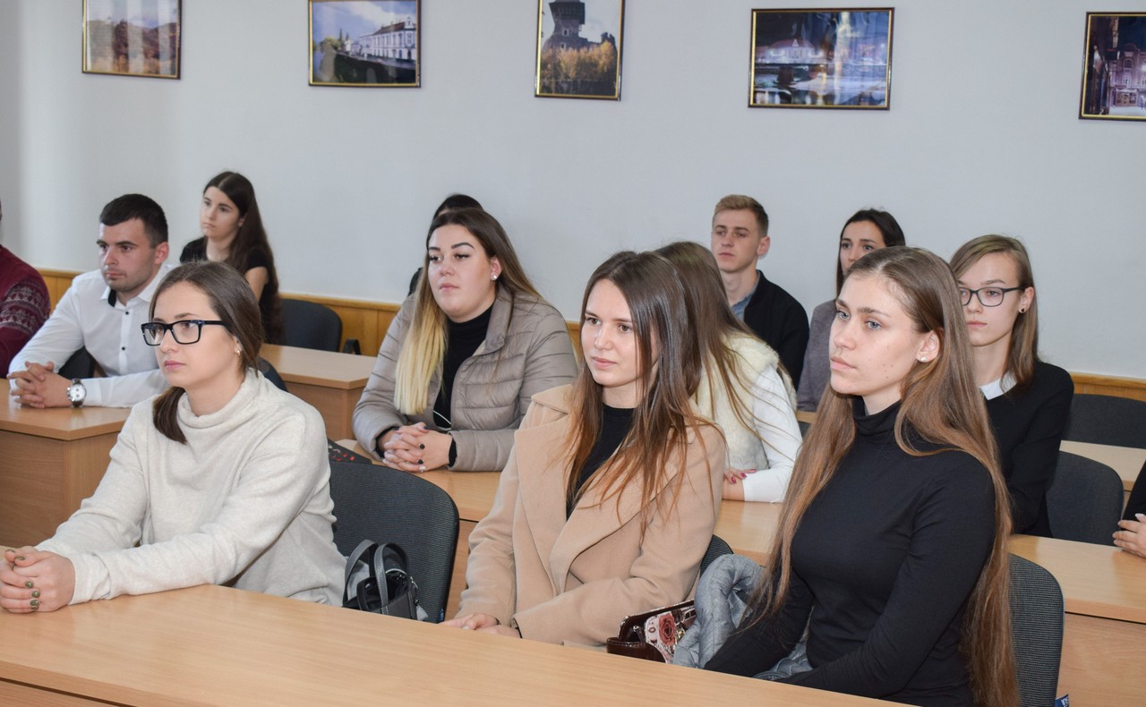 19 студентів УжНУ стажуватимуться в Ужгородській міськраді 19 студентів УжНУ пройшли співбесіду і стажуватимуться в Ужгородській міській раді