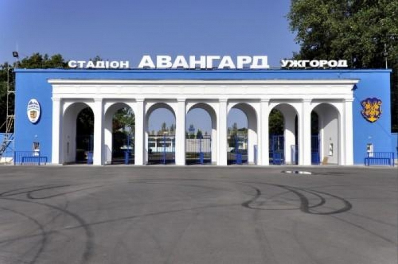 Ремонт стадіону "Авангард" в Ужгороді триває Ужгородський стадіон Авангард матиме легкоатлетичне покриття європейського рівня від швейцарської компанія Коніка