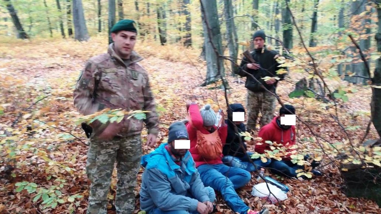 Індуси намагалися потрапити до Словаччини через гори Закарпаття Четверо індусів намагались пробратися до Словаччини через гори Закарпаття