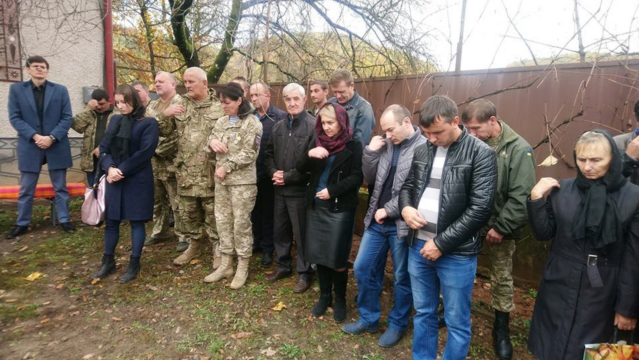 Поховали закарпатця, якого катували на Сході України В Іршаві поховали загиблого учасника бойових дій Петра Ваша, якого катували на Сході України