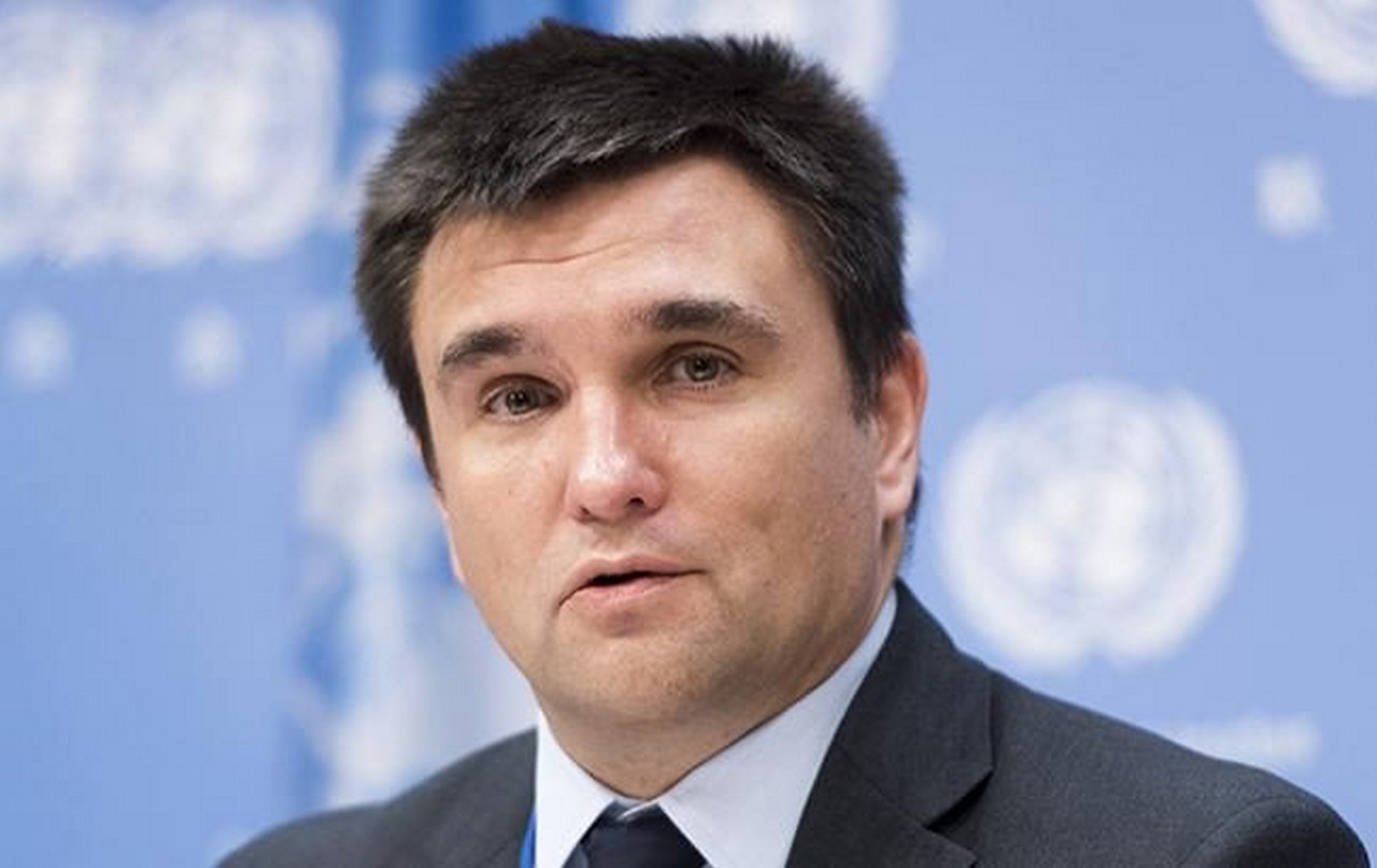 Павло Клімкін: "Подвійне громадянство може бути, але лише за чітких умов" Міністр закордонних справ України Павло Клімкін під час виступу у Львові заявив, що подвійне громадянство може бути лише за чітких умов