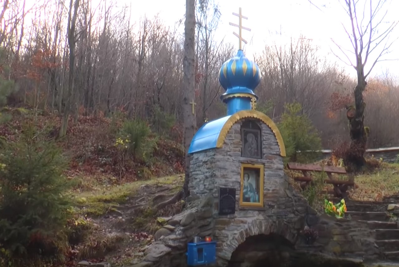 На Закарпатті є джерело з цілющою водою У селі Котельниця, що на Воловеччині, є джерело з цілющою водою