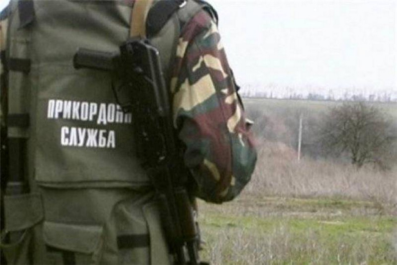 Цієї ночі затримали двох нелегалів Цієї ночі біля села Ділове, що на Рахівщині, затримали двох нелегалів із Бангладешу та їх переправника із Харківщини