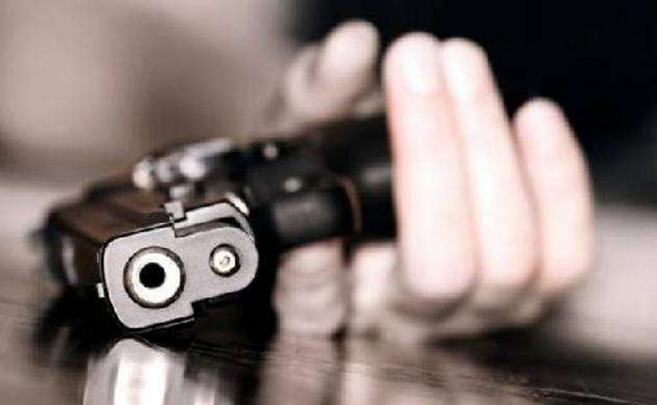 Мукачівка скоїла моторошне самогубство У Мукачеві 39-річна місцева мешканка скоїла самогубство. Вона вистрілили собі в голову