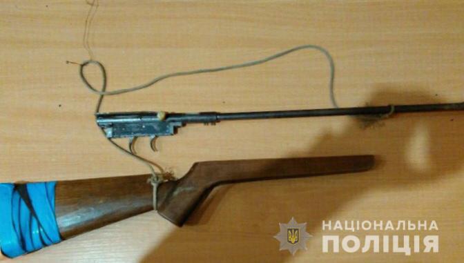 Затримано чоловіка із саморобною зброєю У селі Соломоново наряд прикордонної служби виявив чоловіка із саморобною рушницею