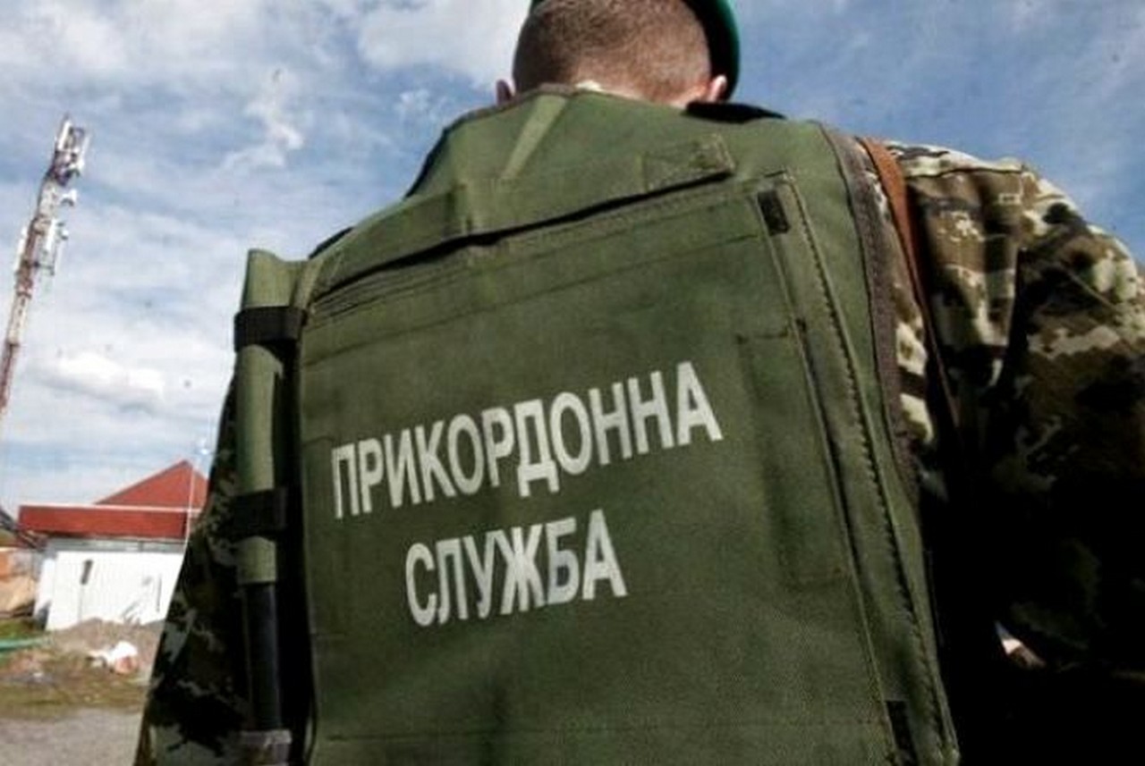 Вночі піймали нелегала із Таджикистану Вночі прикордонники Мукачівського загону у пункті пропуску Лужанка затримали нелегала з Таджикистану