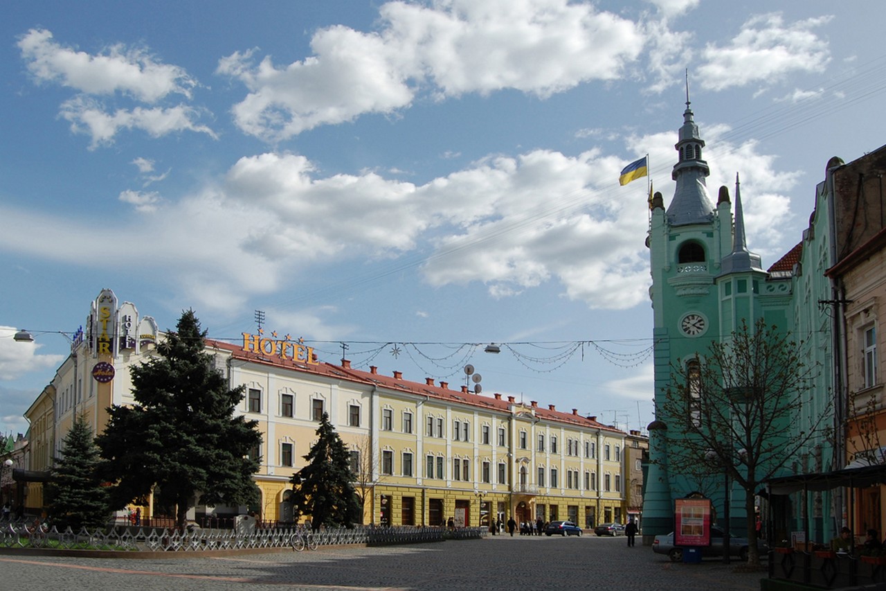 У Мукачеві демонтують об’єкти зовнішньої реклами Невдовзі у місті Мукачево, що на Закарпатті, демонтують 16 об’єктів зовнішньої реклами