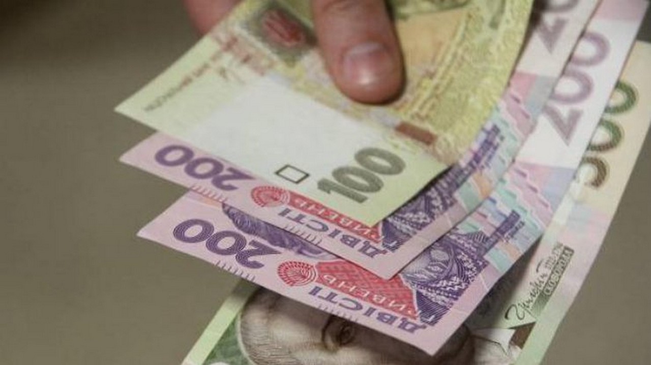 Дві ужгородські школярки отримуватимуть стипендії Президента України Дві ужгородські школярки – Валерія Шебела і Вероніка Хланта, отримуватимуть стипендії Президента України