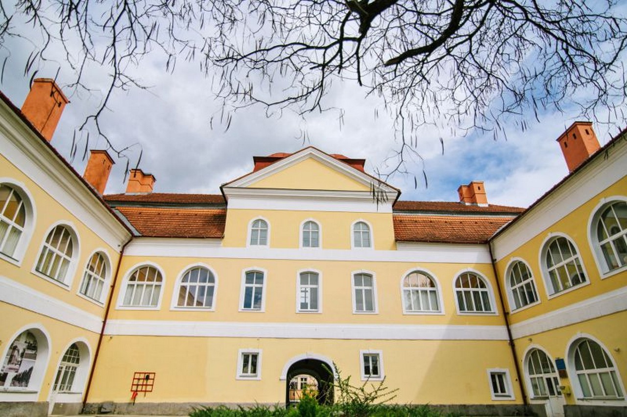 Закарпатський обласний художній музей ім. Й. Бокшая реалізує масштабний проект Закарпатський обласний художній музей ім. Й. Бокшая реалізує масштабний проект – виставку художніх творів із фондової колекції музею