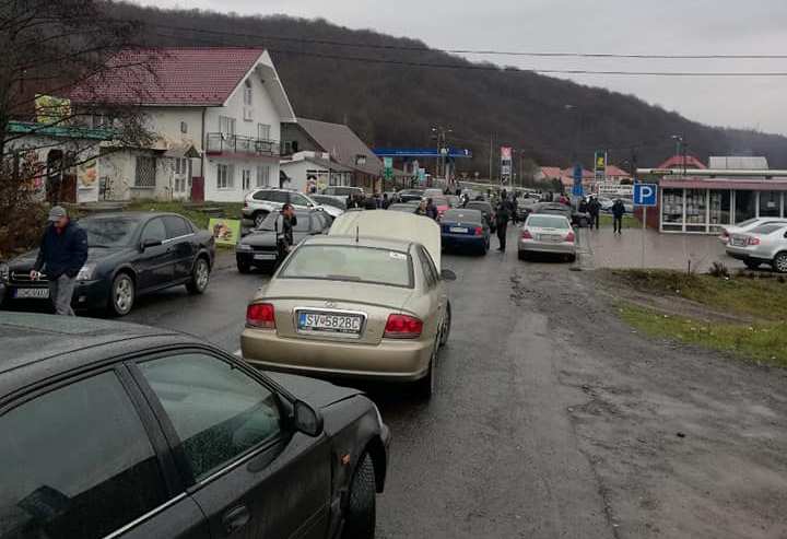 Прикордонники назвали пункти пропуску, які заблоковані повністю або частково через протести "євробляхарів" Через протести "євробляхарів" рух через низку пунктів пропуску на державному кордоні ускладнений