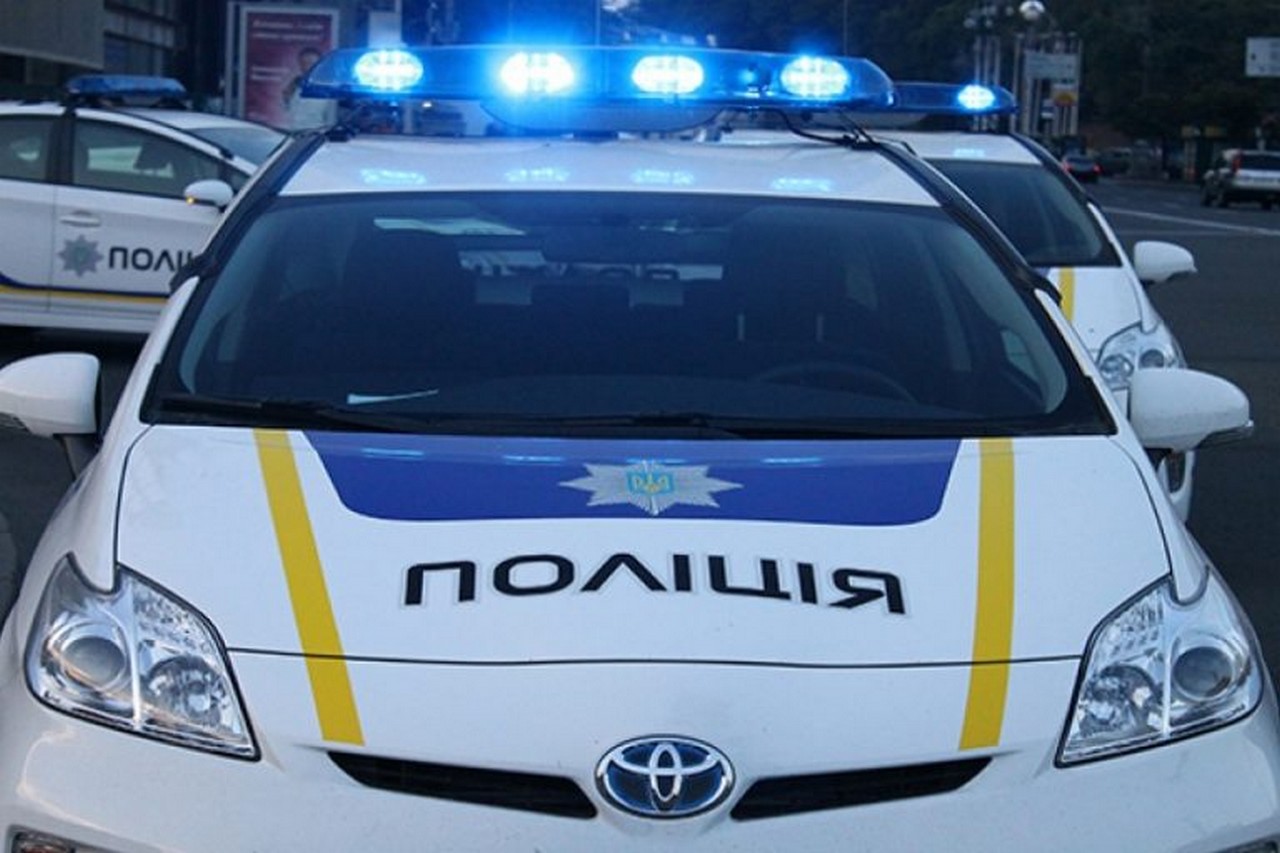 6 поліцейських систематично отримували хабарі 6 поліцейських систематично отримували хабарі від водіїв транспортних засобів