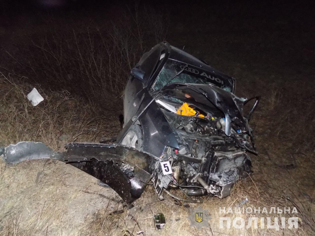 На об’їздній у Хусті зіткулись Audi A5 та Chery Amulet: є жертви На об’їздній у Хусті зіткулись Audi A5 та Chery Amulet: загинув водій та його 21-річна донька