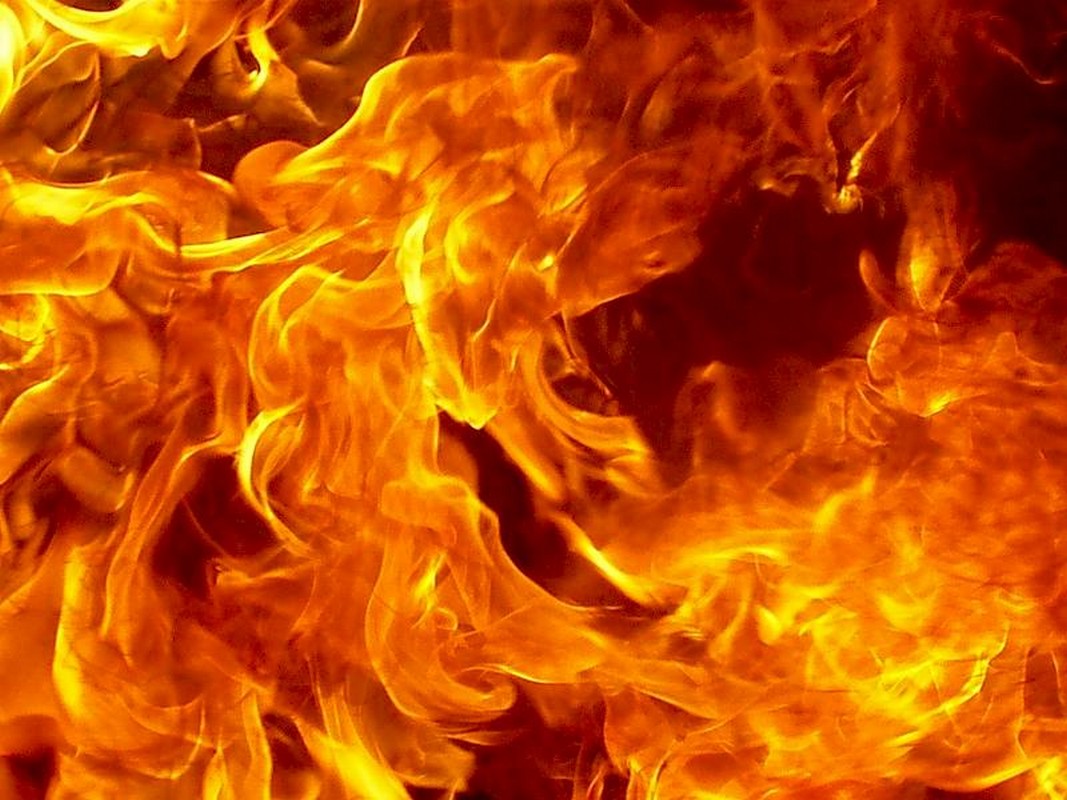 Вночі у Мукачеві горів магазин Вночі у Мукачеві горів продовольчий магазин