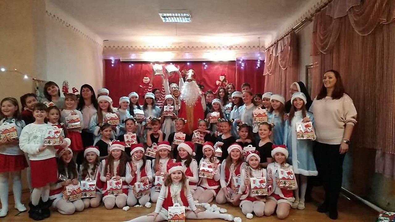 До мукачівської малечі завітав Миколай До центру культури і відпочинку Паланок, що в Мукачеві, завітав Миколай