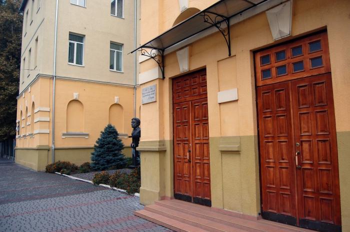 Дитина могла підхопити хворобу у громадському транспорті: нові подробиці захворювання школярки Дитина із села Вільховиця, яка навчається у Мукачівській ЗОШ №1, могла підхопити хворобу у громадському транспорті