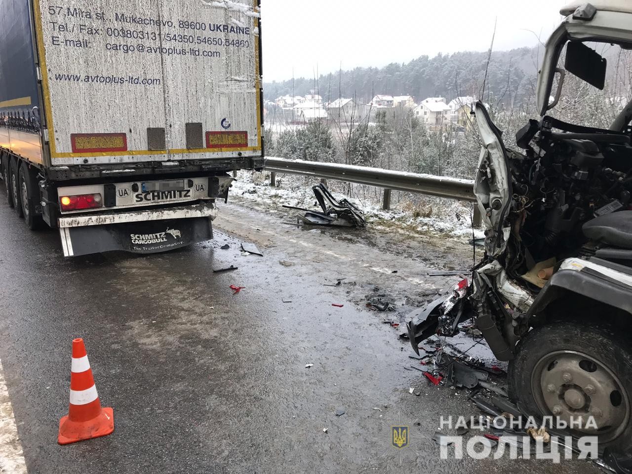 Закарпатець потрапив в аварію у сусідній області Закарпатець на вантажівці потрапив у аварію в Львівській області