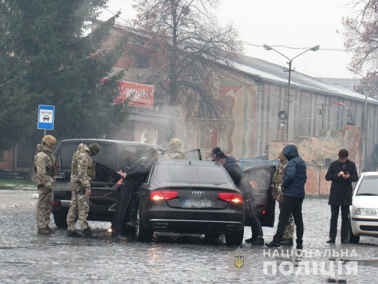 Четверо мукачівців можуть вийти з-під варти за понад півтора мільйони Четверо мукачівців, яких підозрюють у наркоторгівлі, можуть вийти з-під варти за понад півтора мільйони