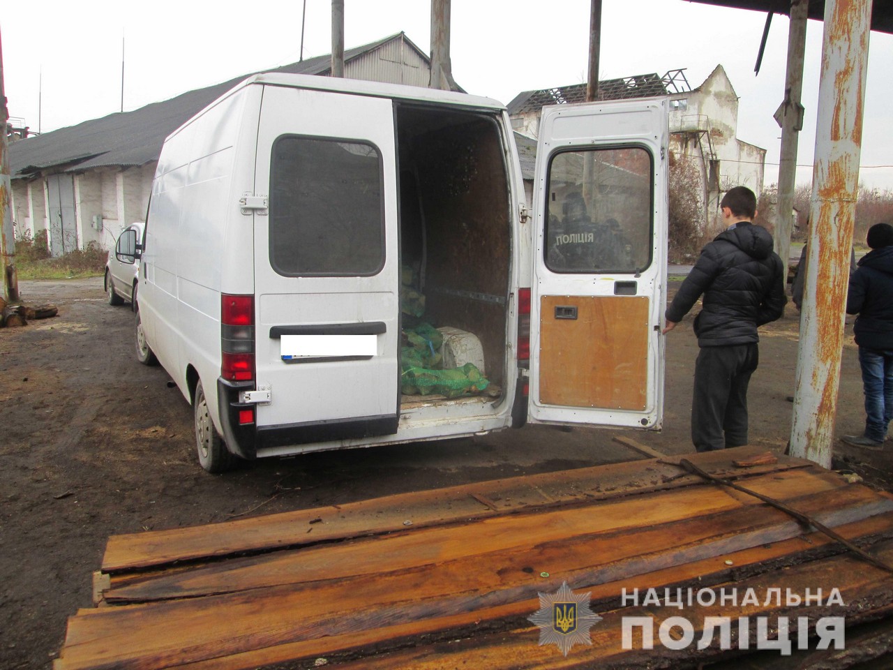 У Мукачеві намагалися пограбувати підприємство У Мукачеві 4 чоловіків намагалися пограбувати підприємство