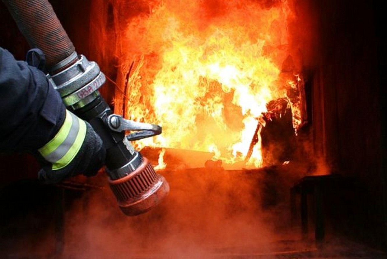 У Міжгірському районі вогонь наробив біди У селі Репинне, що в Міжгірському районі, горів житловий будинок