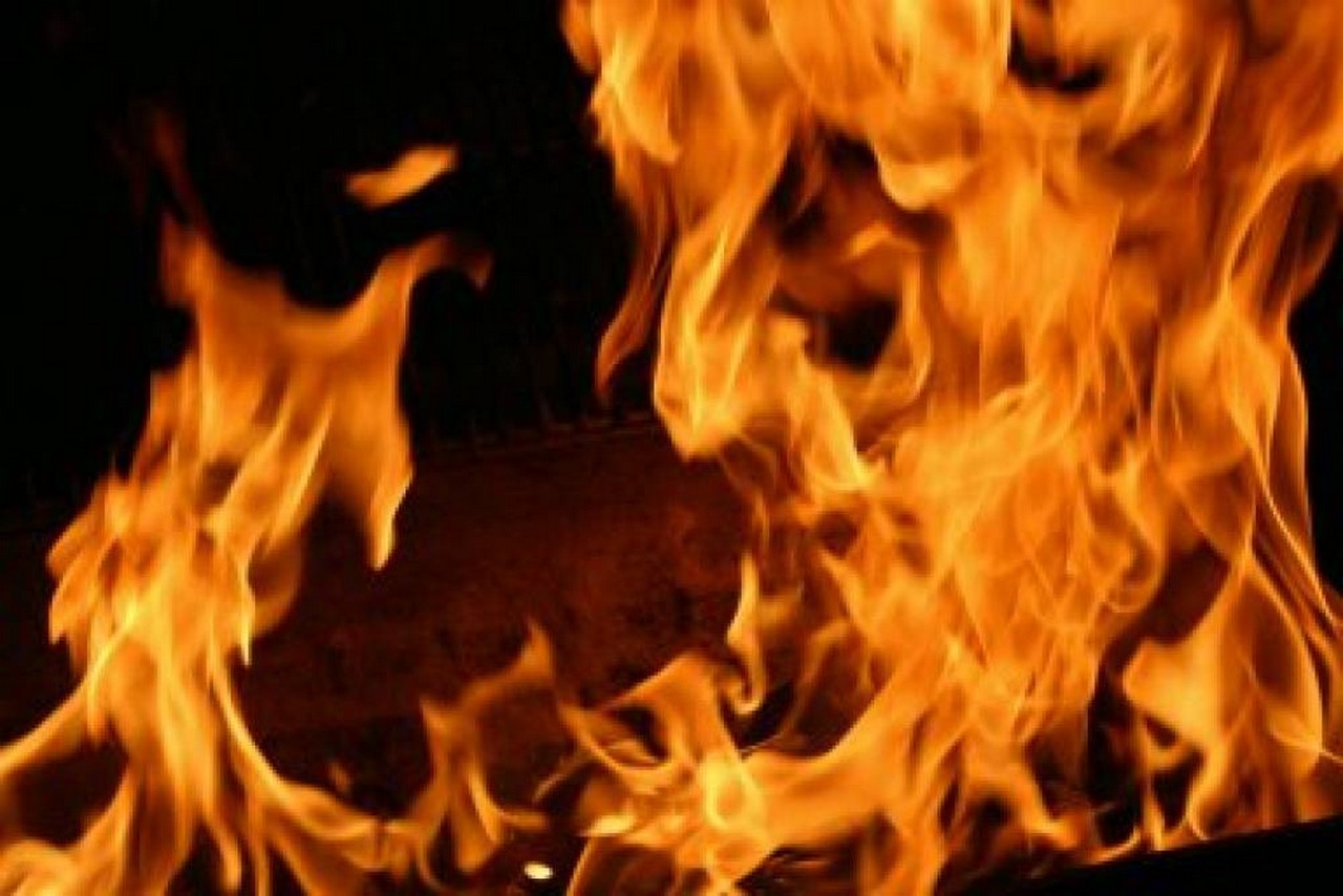 У Мукачеві вчора сталася пожежа У Мукачеві в будівлі, яка не експлуатується, сталася пожежа