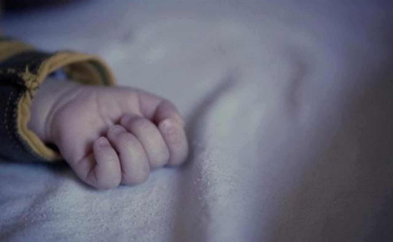 Страшна смерть малюка: у горе-матері ще залишилося троє дітей Страшна смерть малюка у Тячівському районі: у горе-матері ще залишилося троє дітей